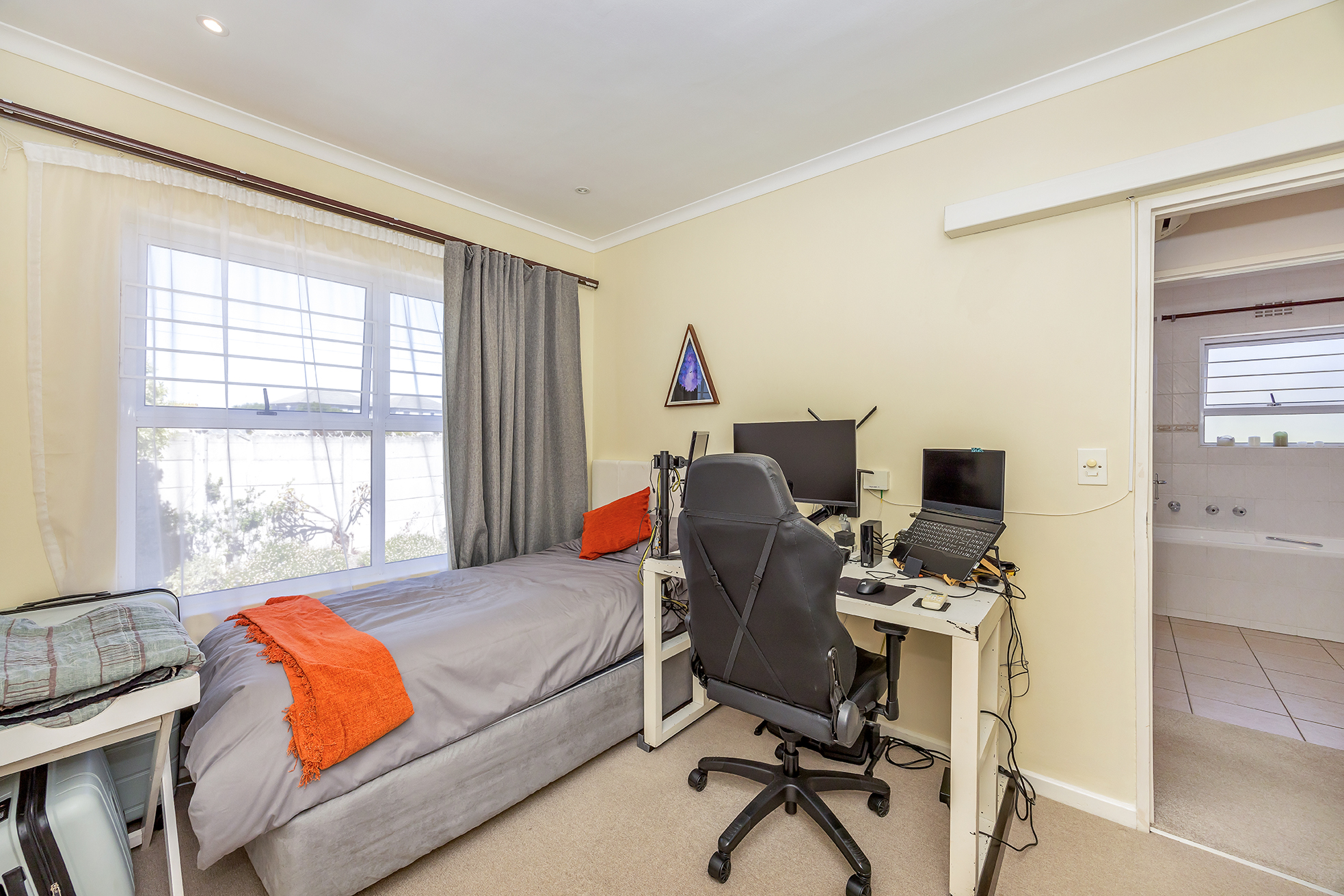 To Let 3 Bedroom Property for Rent in Sunningdale Western Cape